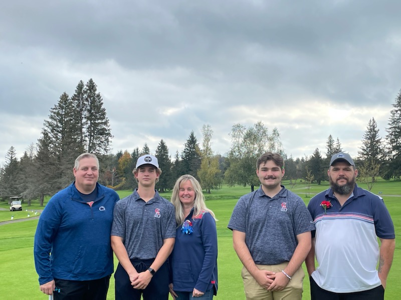 CA Golf Hosts Senior Night and Faculty-Student Match